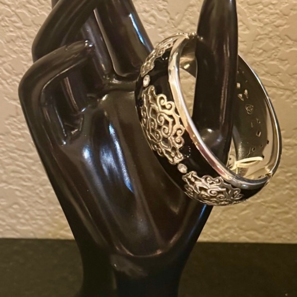 BRIGHTON BLACK ENAMEL INTRIGUE BANGLE~RETIRED!  * NWT - Picture 3 of 4